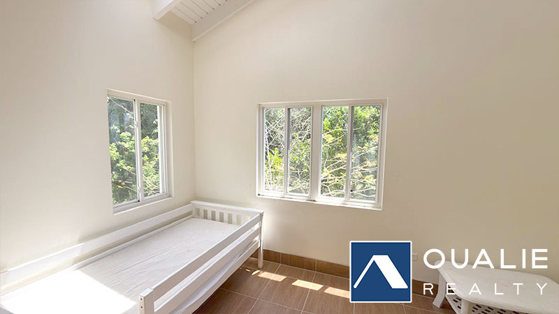 10 of 13 from Oualie Realty